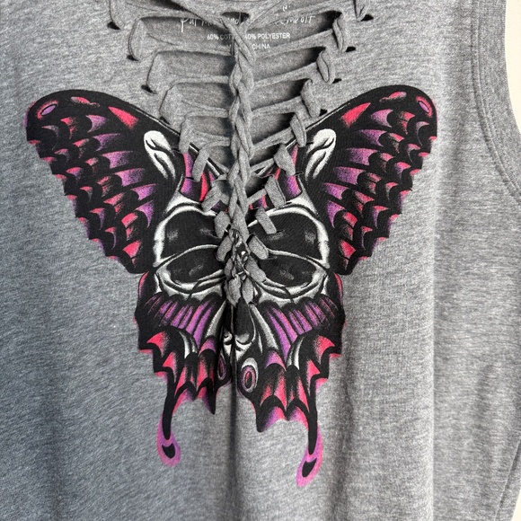 Torrid 0 Classic Fit Women's Skull and Butterfly Lattice V-Neck Tank Top Grey‎ L - Picture 2 of 9